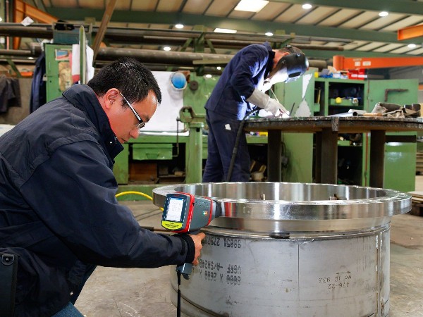 手持便攜式分析儀在金屬制造各種應(yīng)用