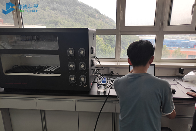 工程師對DS-72全自動石墨消解儀現場安裝